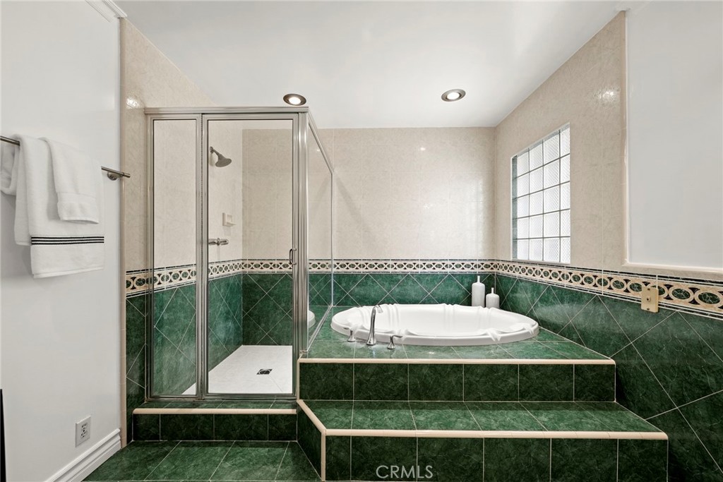 5827 Washington Ave.