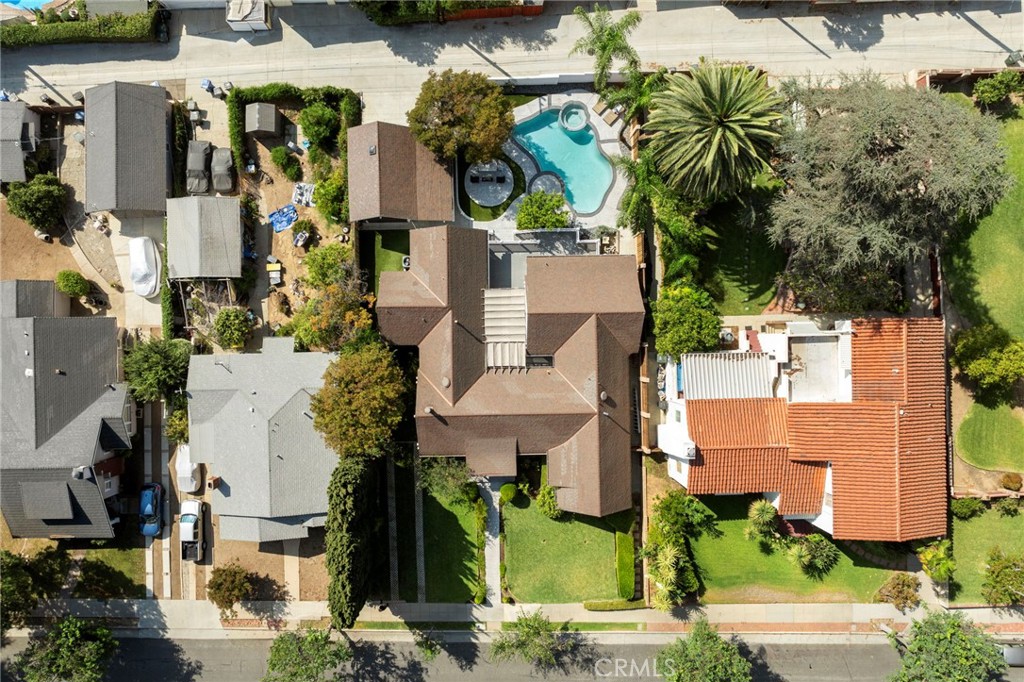 5827 Washington Ave.