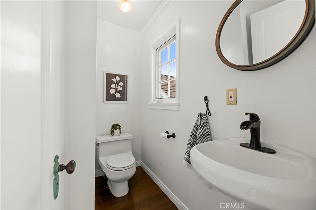 5827 Washington Ave.