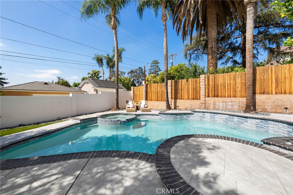 5827 Washington Ave.