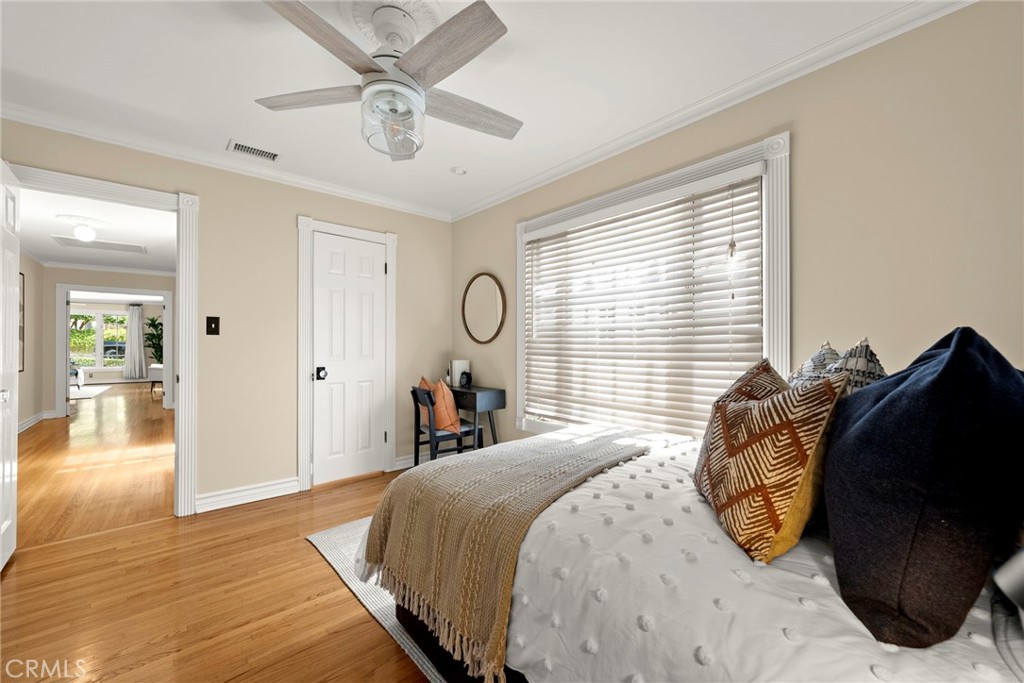 5827 Washington Ave.