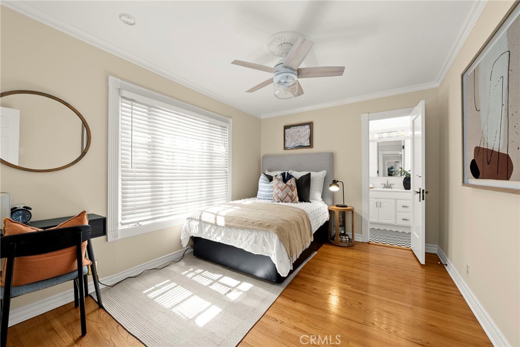 5827 Washington Ave.