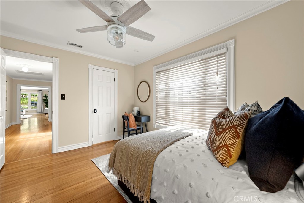 5827 Washington Ave.