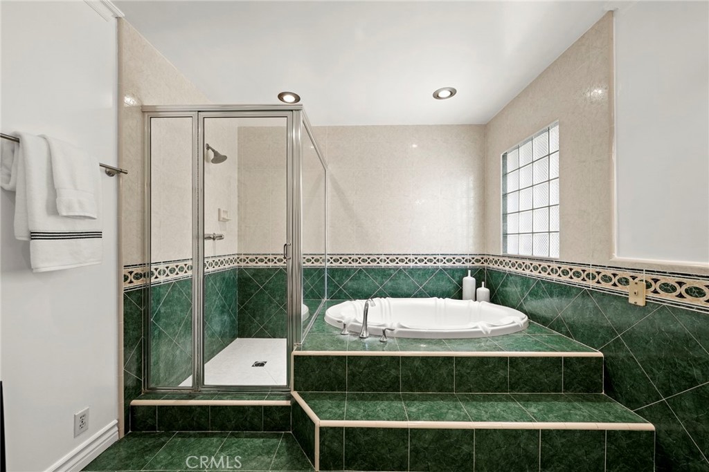 5827 Washington Ave.