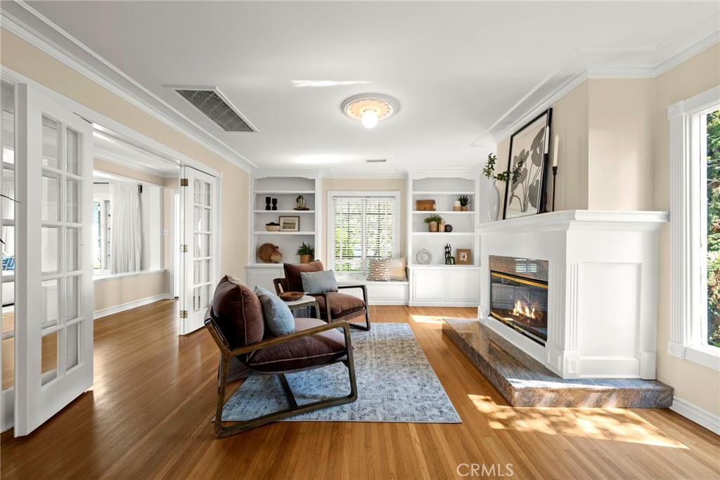 5827 Washington Ave.