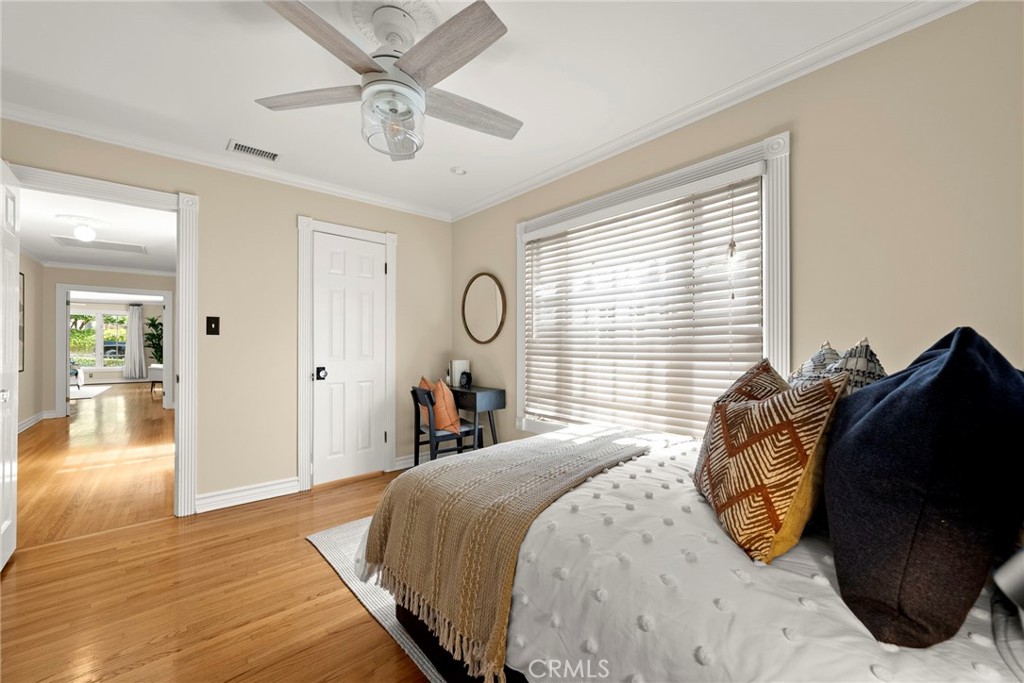 5827 Washington Ave.