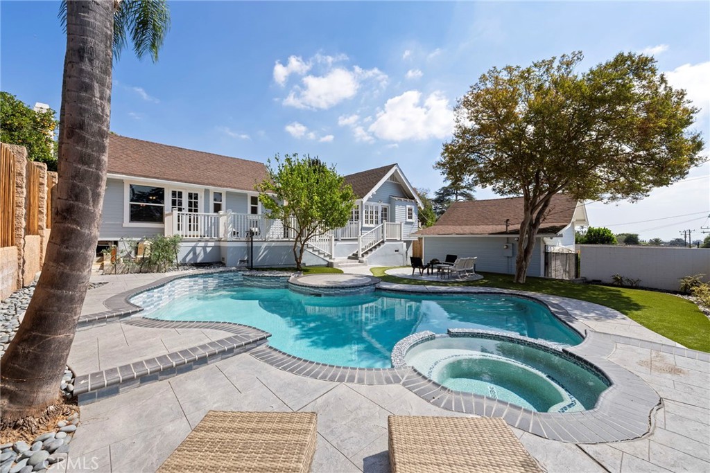 5827 Washington Ave.