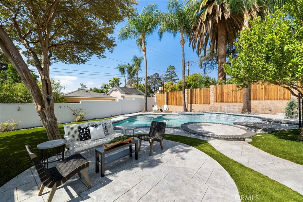 5827 Washington Ave.