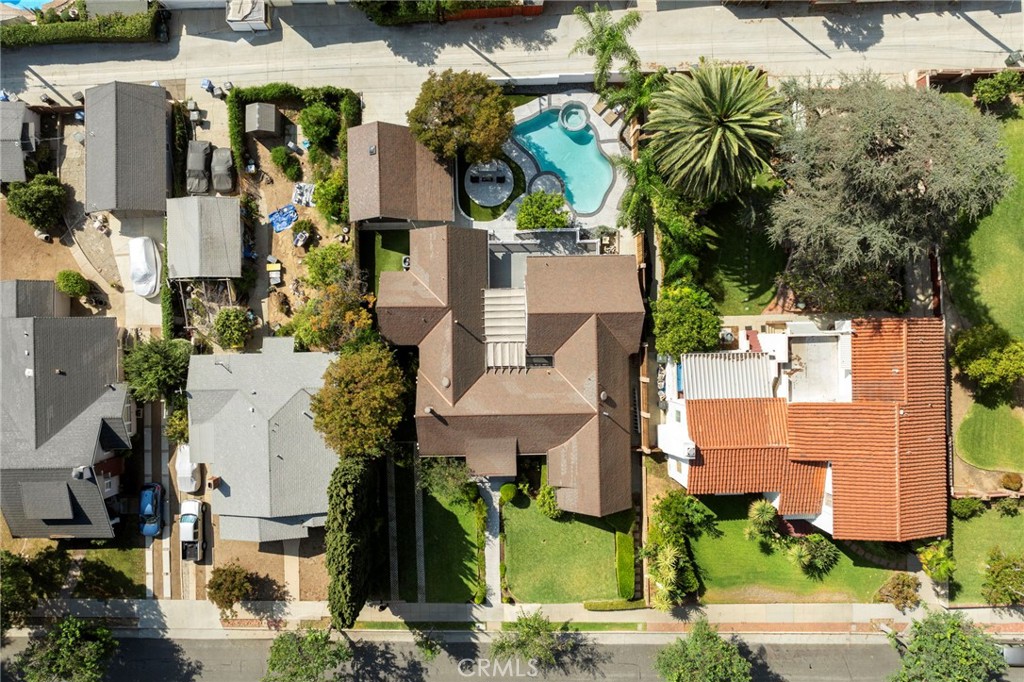 5827 Washington Ave.