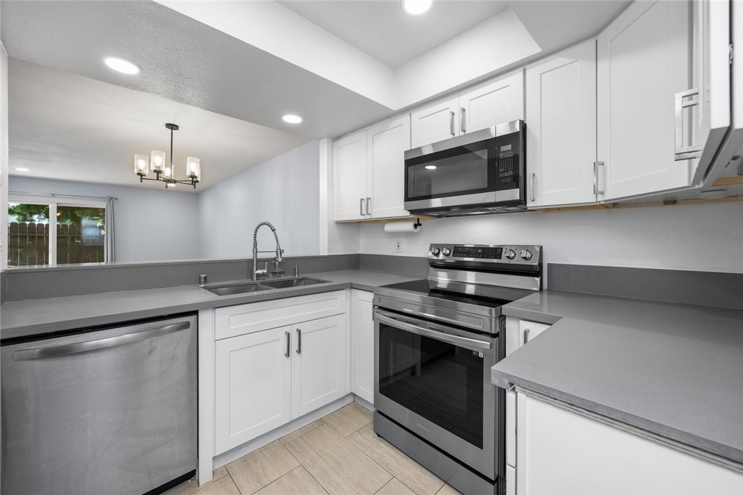 278 N Wilshire Avenue A10