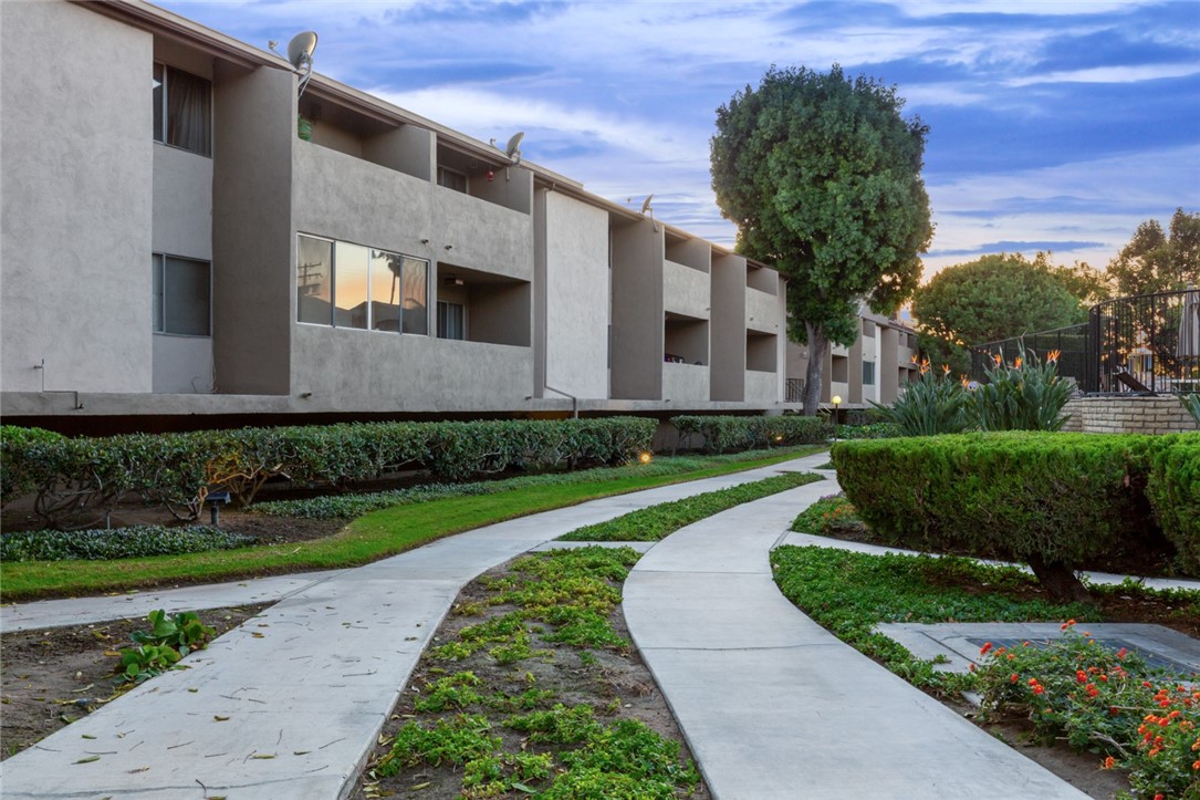 278 N Wilshire Avenue A10