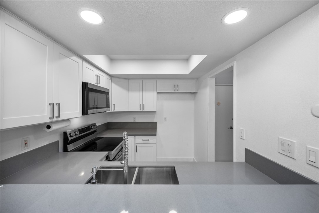 278 N Wilshire Avenue A10