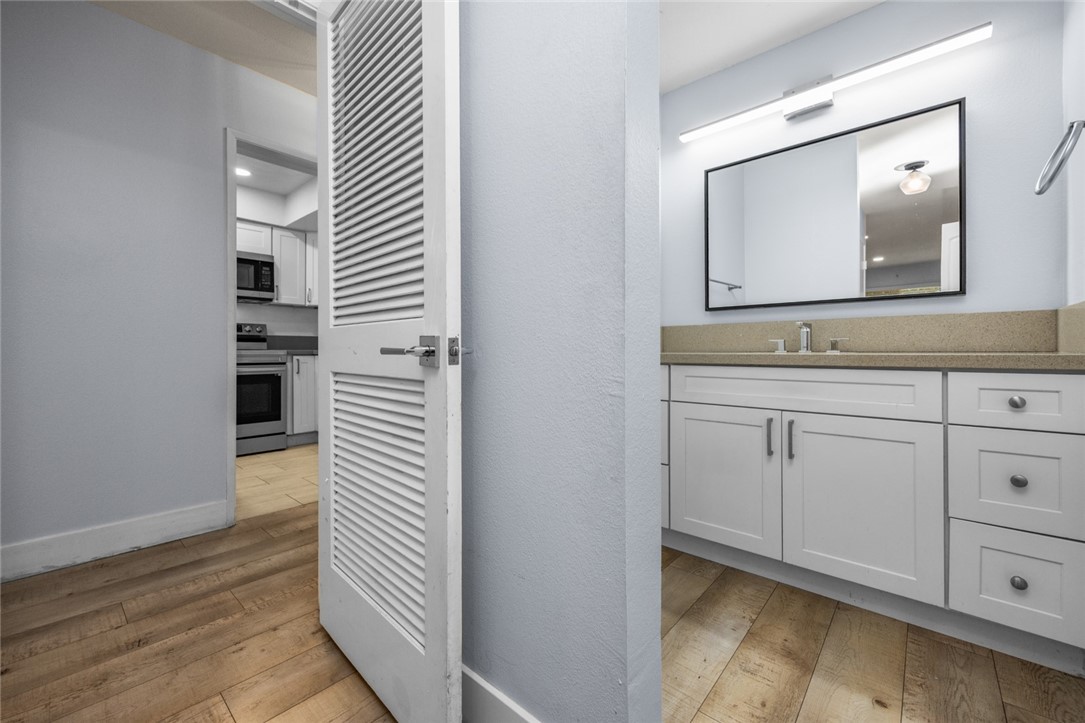 278 N Wilshire Avenue A10