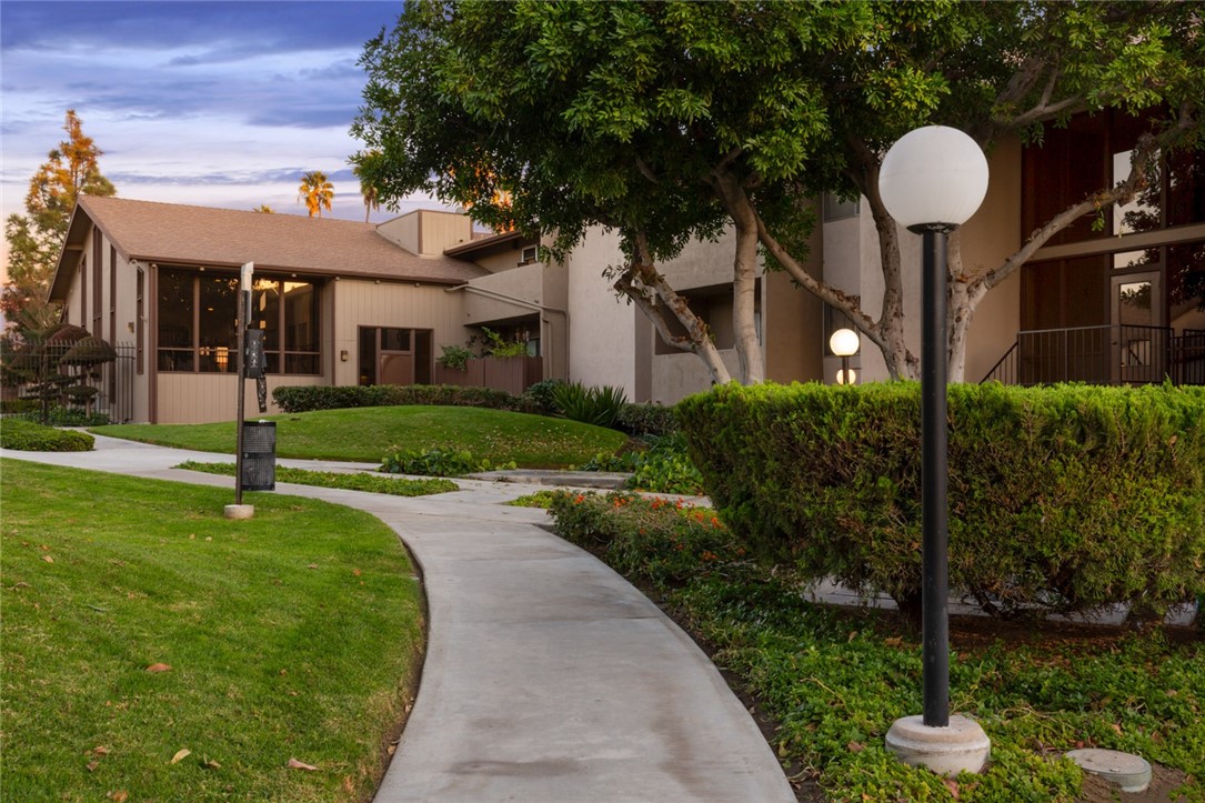 278 N Wilshire Avenue A10