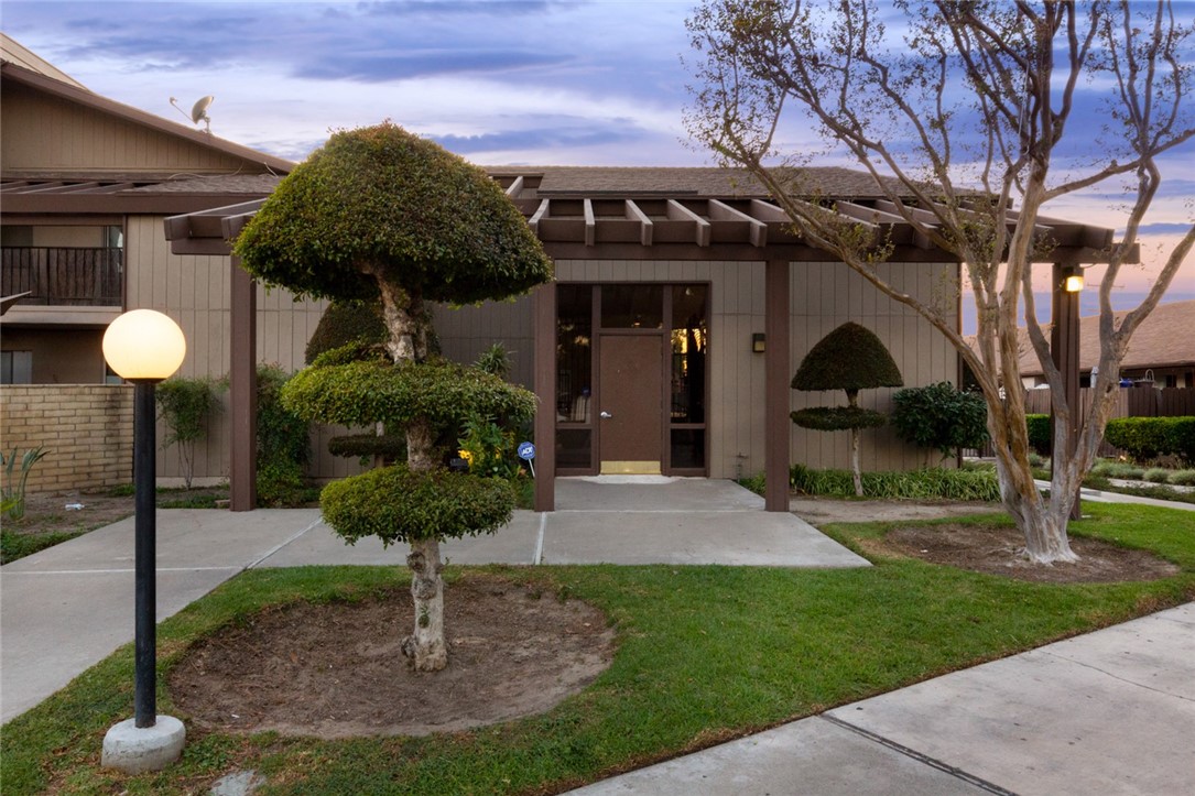 278 N Wilshire Avenue A10