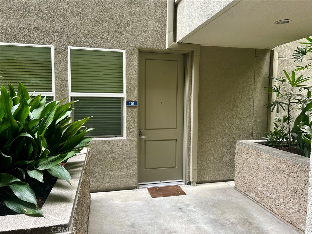 300 E 4th St. 101