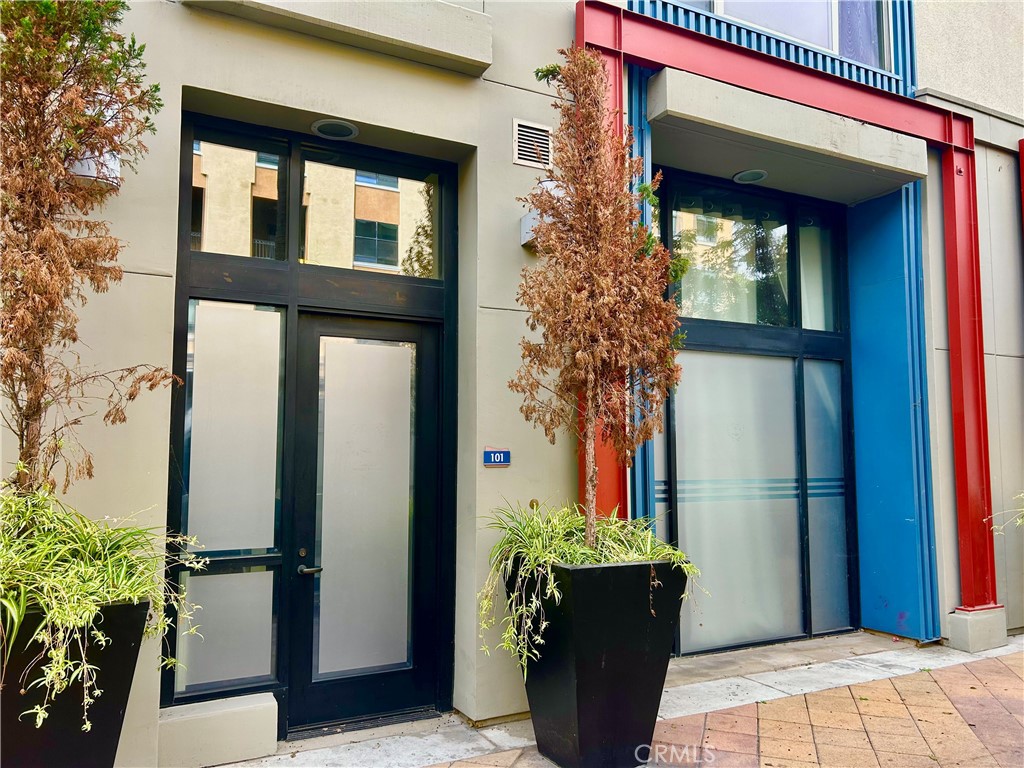 300 E 4th St. 101