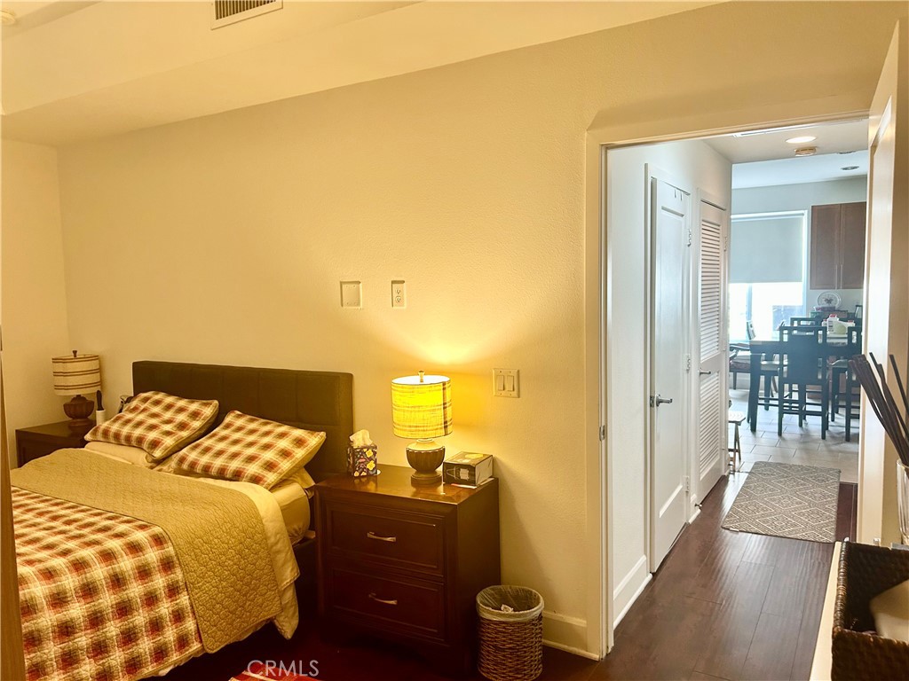 300 E 4th St. 101