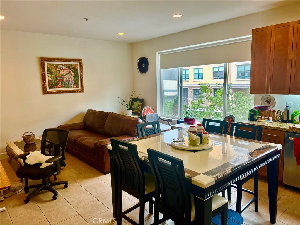 300 E 4th St. 101