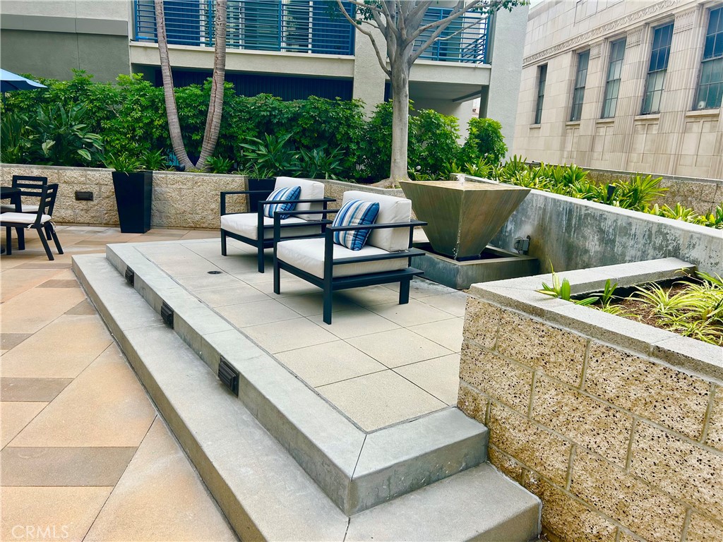 300 E 4th St. 101