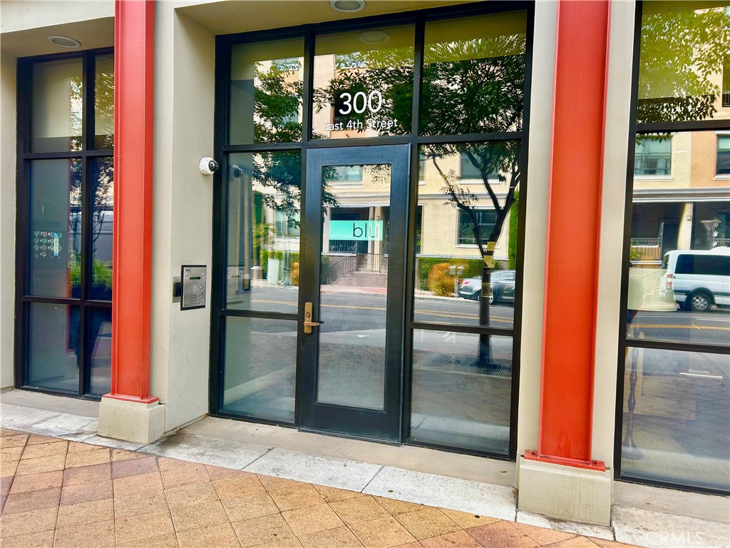 300 E 4th St. 101