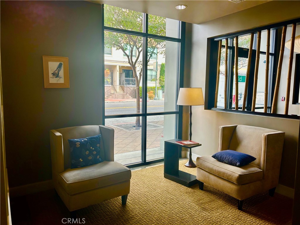 300 E 4th St. 101