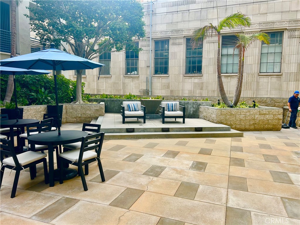 300 E 4th St. 101