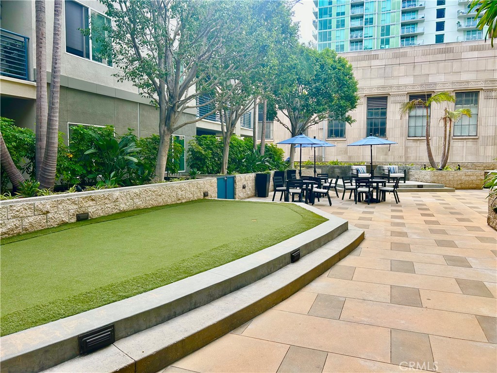 300 E 4th St. 101