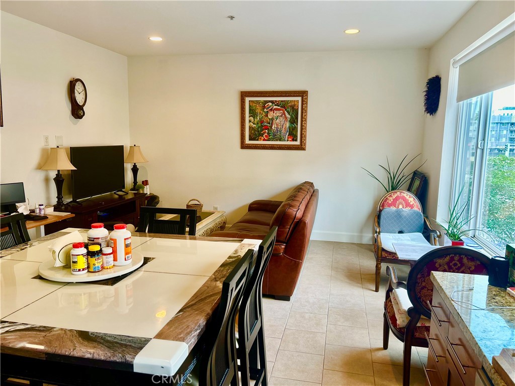 300 E 4th St. 101