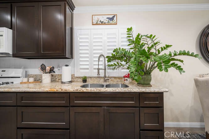 2697 W Parkside Lane