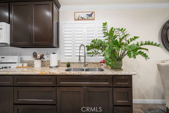 2697 W Parkside Lane