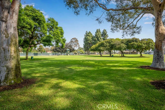 2697 W Parkside Lane