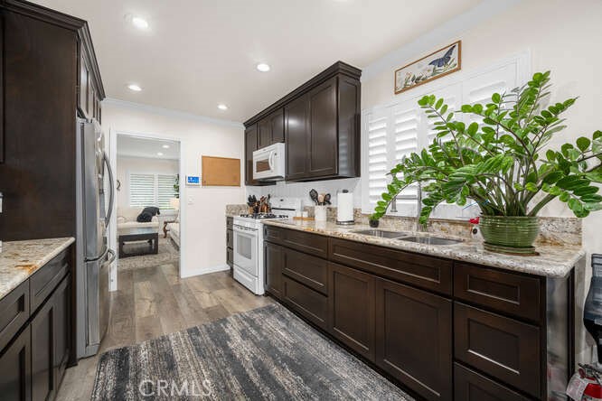 2697 W Parkside Lane