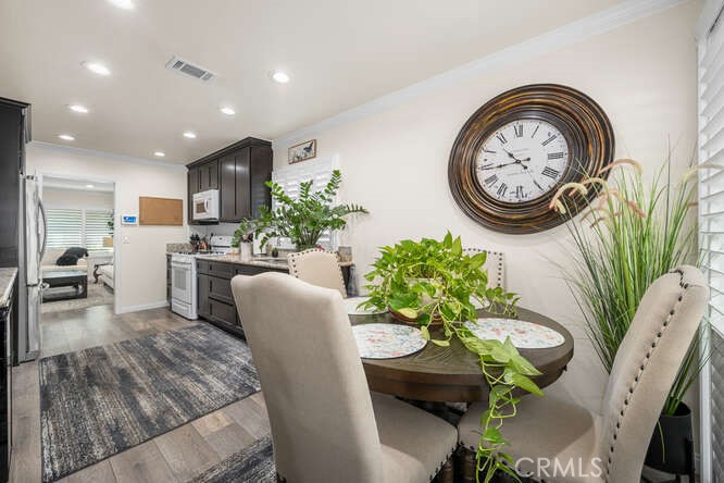 2697 W Parkside Lane