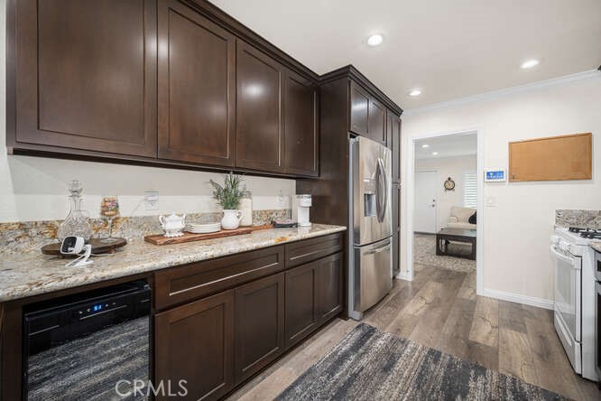 2697 W Parkside Lane