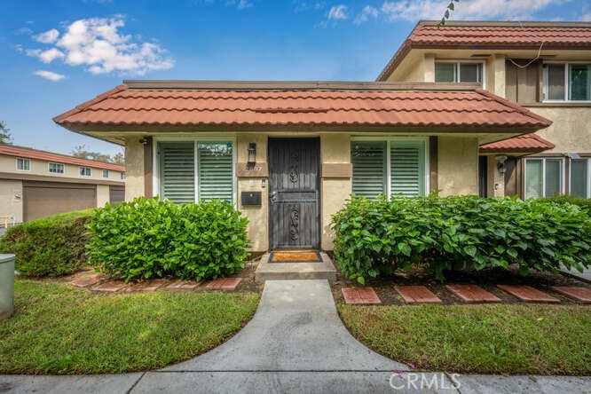 2697 W Parkside Lane