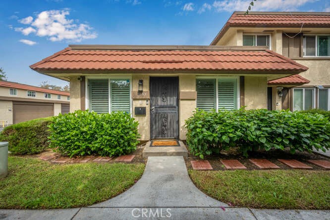 2697 W Parkside Lane