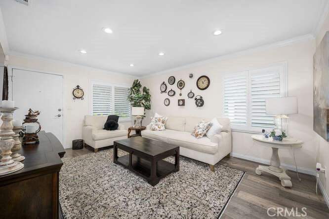 2697 W Parkside Lane