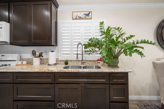 2697 W Parkside Lane