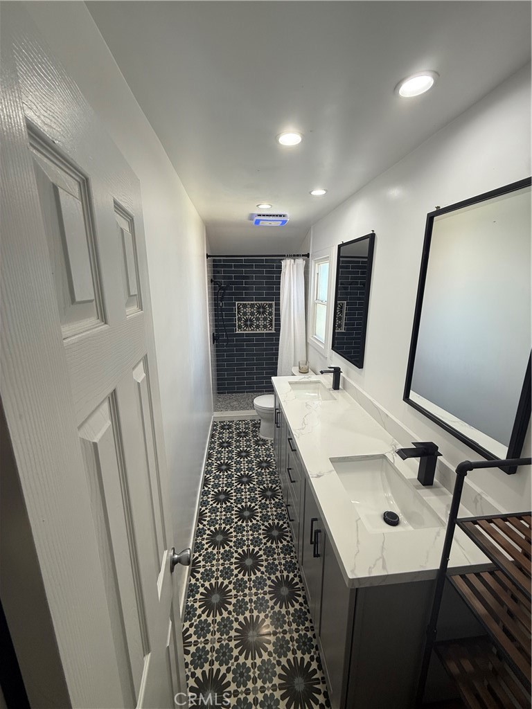 6681 Via Arroyo