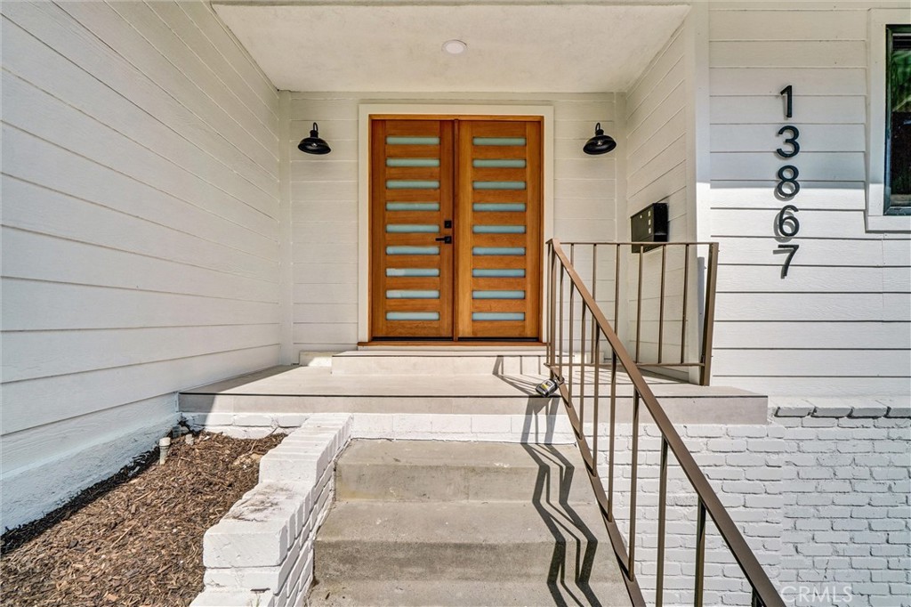 13867 Philadelphia Street