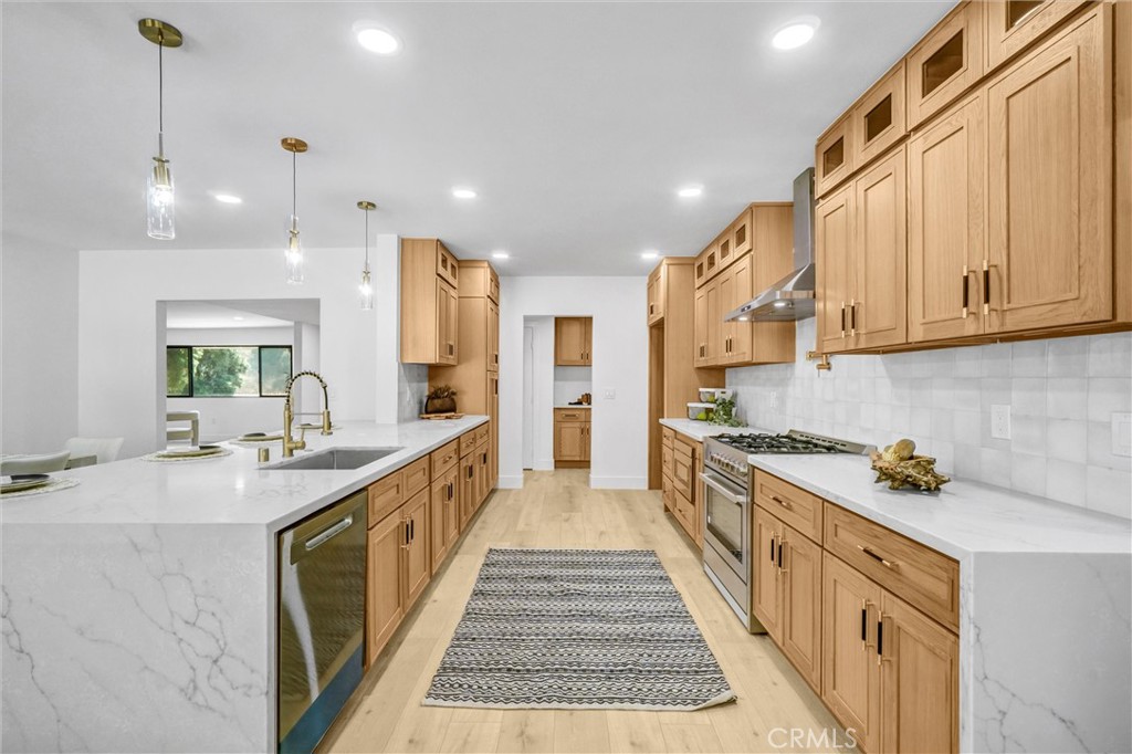 13867 Philadelphia Street