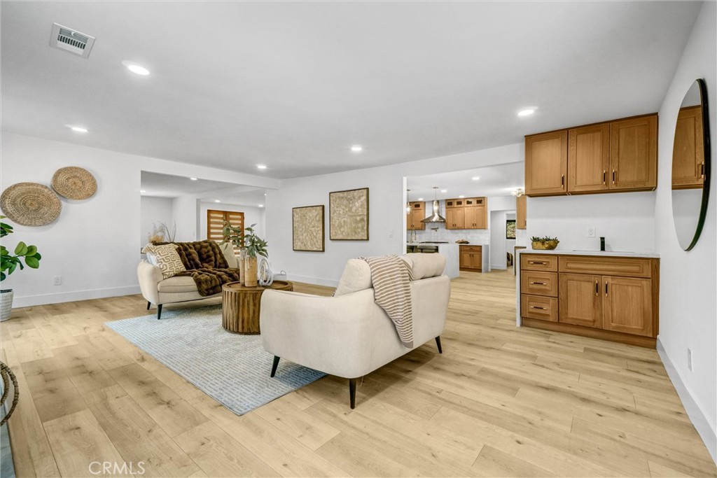 13867 Philadelphia Street