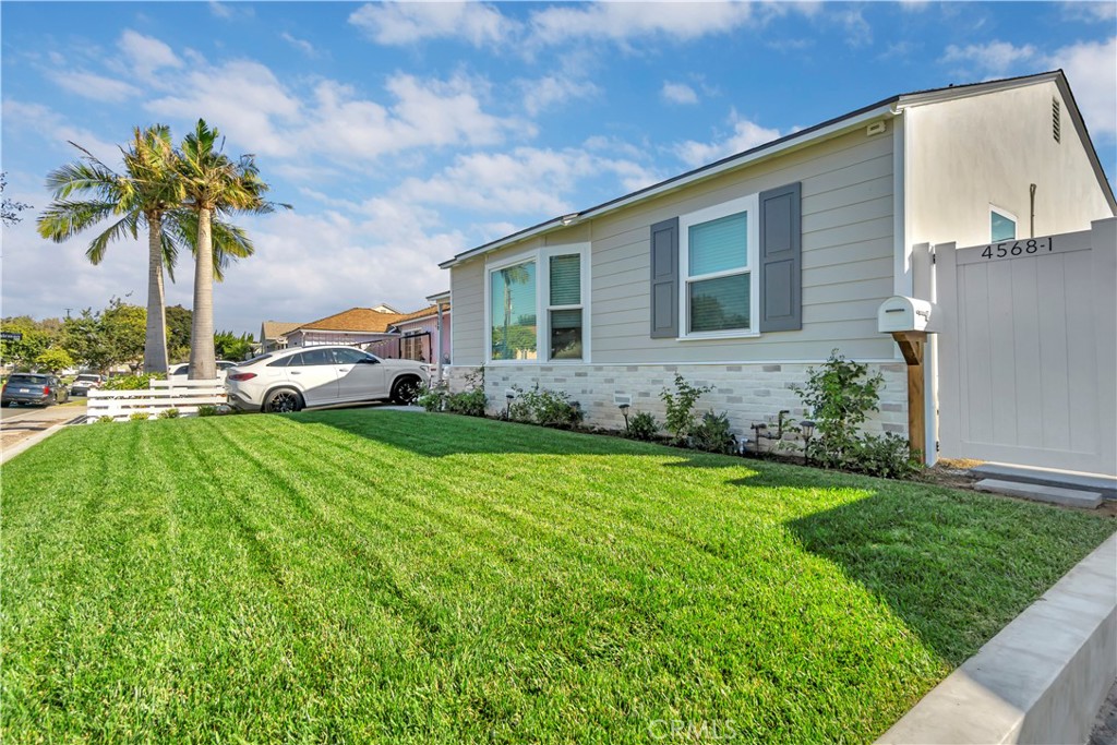 4568 -1 Obispo Avenue