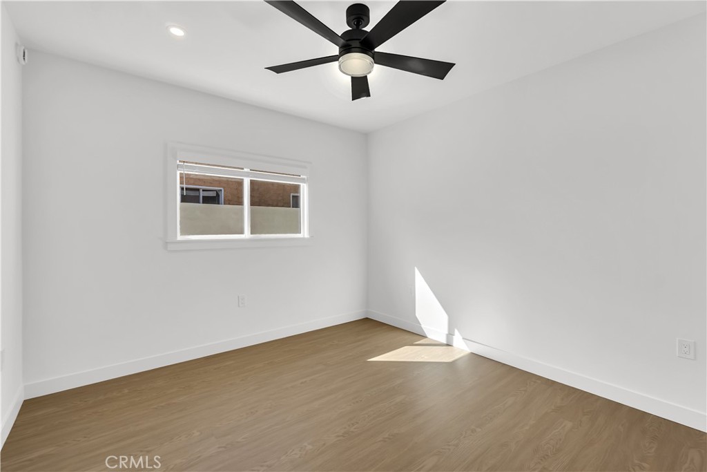 4568 -1 Obispo Avenue