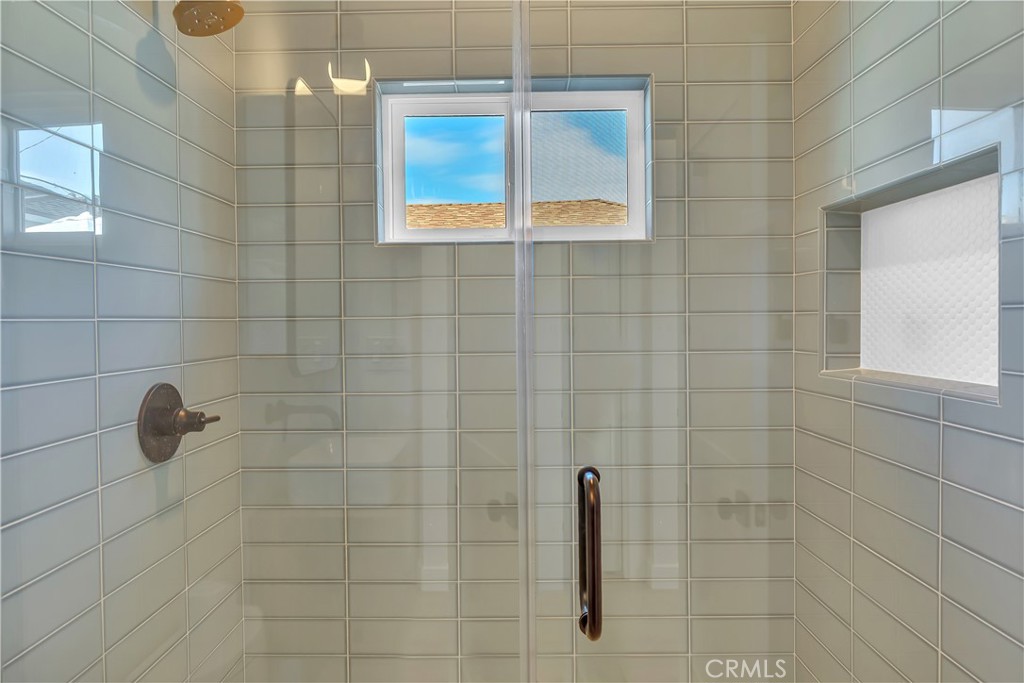 4568 -1 Obispo Avenue