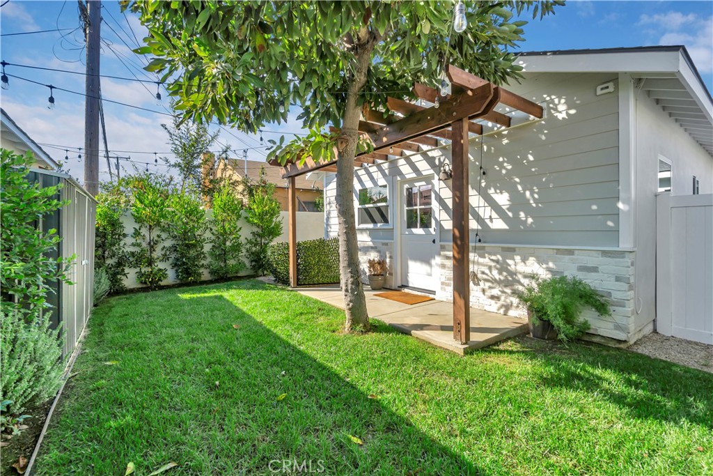 4568 -1 Obispo Avenue