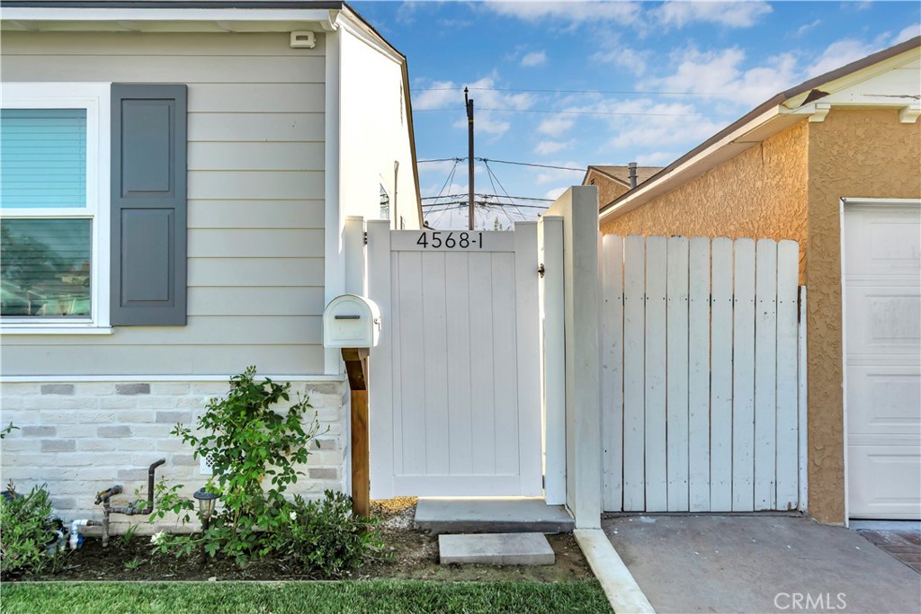 4568 -1 Obispo Avenue