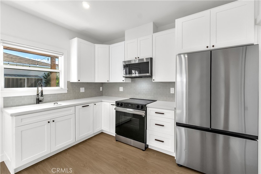 4568 -1 Obispo Avenue