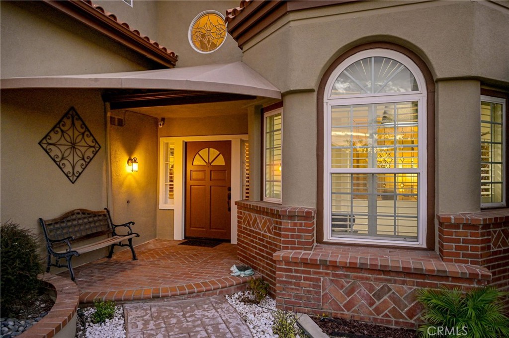 5570 MEADOW LAKE Lane